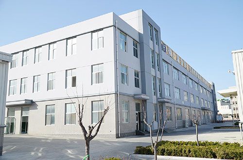 公司本著以人為本、誠信待人的理念，培養(yǎng)造就了一批專業(yè)人員